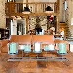Farmhouse With Cathedral Lounge And Sauna In Pines Ferienhaus *