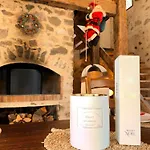 Farmhouse With Cathedral Lounge And Sauna In Pines Ferienhaus *